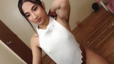 Snapshot of hugeasiancockandrea chatting on 12-26-24, 01:32 drea  online show from 12-26-24, 01:32