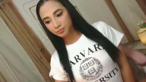 Snapshot of hugeasiancockandrea chatting on 10-05-25, 05:22 drea  online show from 10-05-25, 05:22