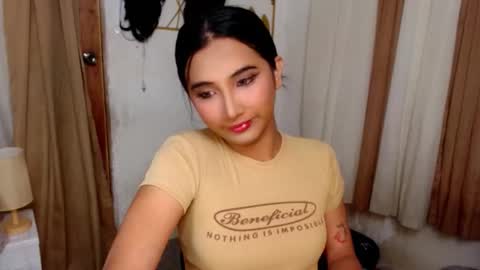 Snapshot of hugeasiancockandrea chatting on 10-22-25, 05:45 drea  online show from 10-22-25, 05:45