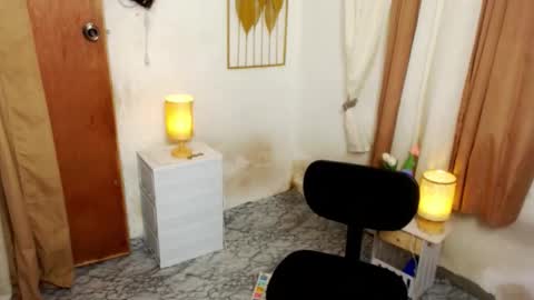 Snapshot of hugeasiancockandrea chatting on 10-31-25, 07:26 drea  online show from 10-31-25, 07:26