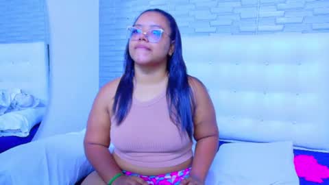 Snapshot of hugeass_princess chatting on 07-17-26, 01:51 hugeass_princess online show from 07-17-26, 01:51