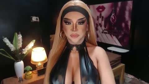 Christine online show from 04-04-26, 07:28