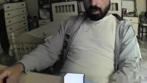 Snapshot of hugeveiny chatting on 04-29-26, 12:42 hugeveiny online show from 04-29-26, 12:42