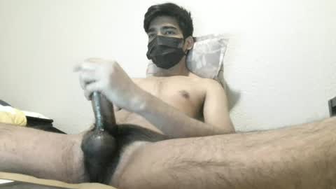 Snapshot of hulkyking1812000 chatting on 05-30-26, 02:25 hulkyking1812000 online show from 05-30-26, 02:25