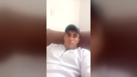 Snapshot of humbertozb chatting on 07-13-26, 12:13 humbertozb online show from 07-13-26, 12:13