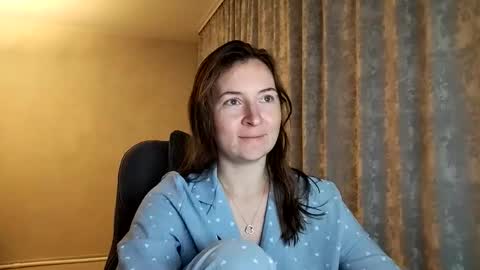 Snapshot of humpygrey chatting on 09-15-25, 05:02 HumpyGrey online show from 09-15-25, 05:02