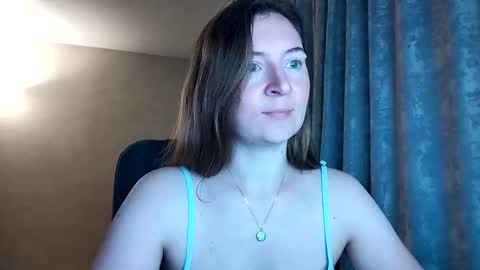 Snapshot of humpygrey chatting on 09-27-25, 04:23 HumpyGrey online show from 09-27-25, 04:23