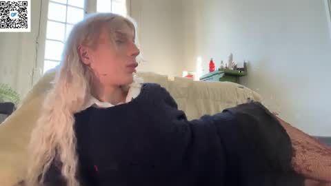 Alice help me reach 100 likes  online show from 04-24-26, 05:15