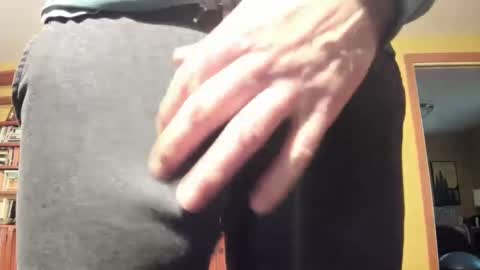 Snapshot of hung_hot_fit10 chatting on 12-22-24, 11:09 Big uncut cock dripping online show from 12-22-24, 11:09