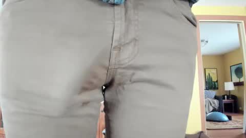 Snapshot of hung_hot_fit10 chatting on 12-31-24, 06:57 Big uncut cock dripping online show from 12-31-24, 06:57