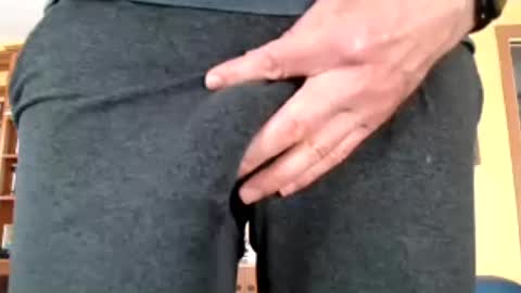 Snapshot of hung_hot_fit10 chatting on 07-11-26, 06:43 Big uncut cock dripping online show from 07-11-26, 06:43