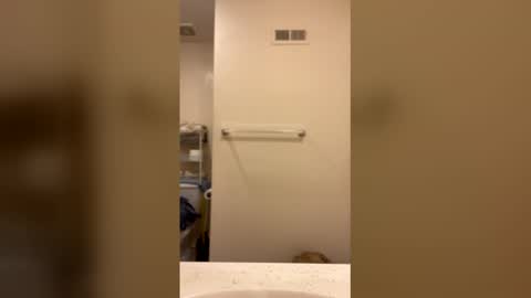 Snapshot of hungbwc99999 chatting on 02-16-26, 10:22 hungbwc99999 online show from 02-16-26, 10:22