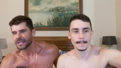 Snapshot of hungcaique chatting on 06-12-26, 01:26 hungcaique online show from 06-12-26, 01:26