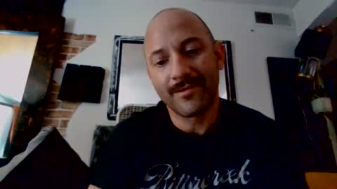 hungherowithoutacape online show from 06-22-26, 05:21