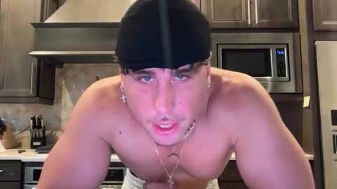Snapshot of hungkingg22 chatting on 10-09-25, 02:59 hungkingg22 online show from 10-09-25, 02:59