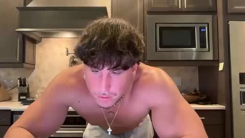 Snapshot of hungkingg22 chatting on 10-15-25, 05:13 hungkingg22 online show from 10-15-25, 05:13