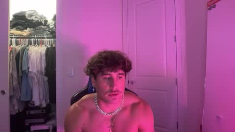 Snapshot of hungkingg22 chatting on 04-07-26, 04:29 hungkingg22 online show from 04-07-26, 04:29