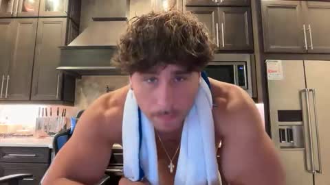 Snapshot of hungkingg22 chatting on 05-17-26, 02:46 hungkingg22 online show from 05-17-26, 02:46