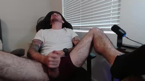 Snapshot of hungmtnman2256 chatting on 12-15-24, 04:59 hungmtnman2256 online show from 12-15-24, 04:59