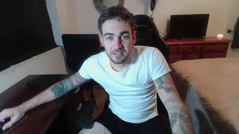 Snapshot of hungmtnman2256 chatting on 02-14-26, 11:51 hungmtnman2256 online show from 02-14-26, 11:51