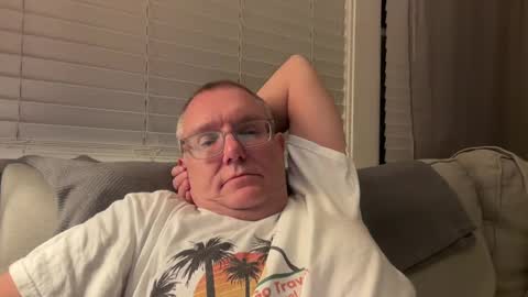 AARON online show from 10-31-25, 05:19