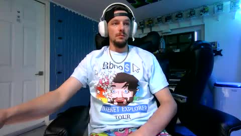 hungtxcock92 online show from 04-18-26, 03:38