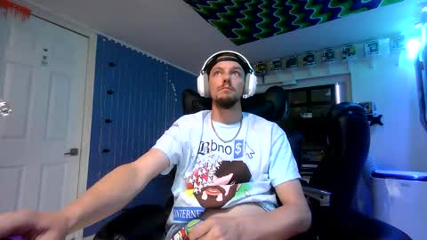 hungtxcock92 online show from 04-18-26, 09:26