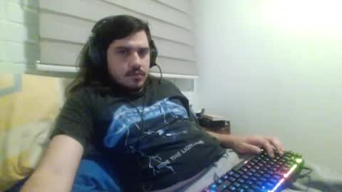 Snapshot of hungweeb chatting on 03-27-26, 01:33 Rod online show from 03-27-26, 01:33