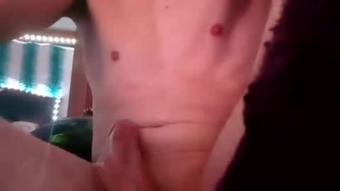 Snapshot of hungwell138 chatting on 03-07-25, 09:27 Hungwell138 online show from 03-07-25, 09:27