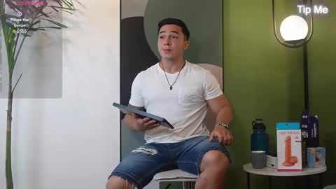 hunk_ryan online show from 02-12-25, 12:33