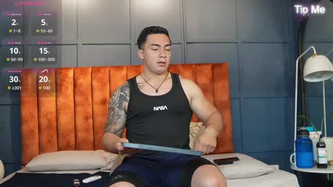 hunk_ryan online show from 02-24-25, 12:16