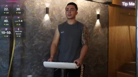 hunk_ryan online show from 11-25-25, 11:43