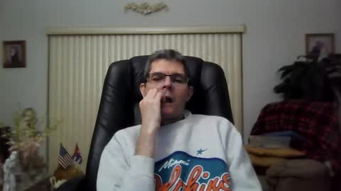 Snapshot of hunkmasclefad458 chatting on 06-24-26, 05:39 hunkmasclefad458 online show from 06-24-26, 05:39