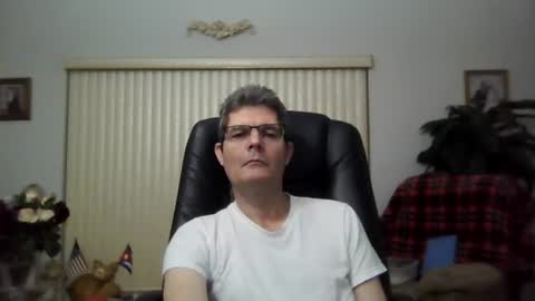 Snapshot of hunkmasclefad458 chatting on 07-20-26, 05:55 hunkmasclefad458 online show from 07-20-26, 05:55