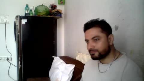 Snapshot of hunkster102 chatting on 05-24-26, 05:23 hunkster102 online show from 05-24-26, 05:23