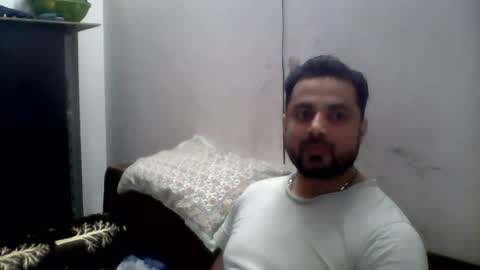 Snapshot of hunkster102 chatting on 06-13-26, 08:12 hunkster102 online show from 06-13-26, 08:12
