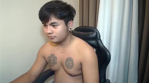 hunkyzeus online show from 05-18-26, 03:51