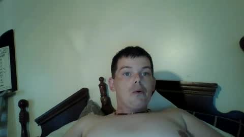 Snapshot of huntdog1221 chatting on 07-05-26, 08:05 huntdog1221 online show from 07-05-26, 08:05