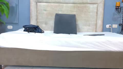 Hunter  online show from 11-24-25, 07:02