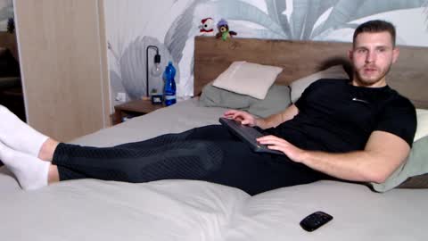 Hunter Bridges online show from 01-12-25, 06:05