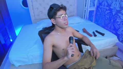 Snapshot of hunterwest06 chatting on 05-29-26, 03:48 Lucas online show from 05-29-26, 03:48