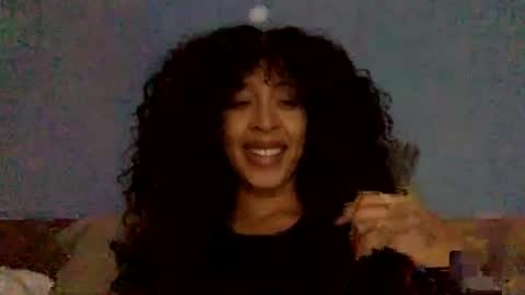 Snapshot of hunyybunz chatting on 12-27-24, 02:47 Goddess Hunyy online show from 12-27-24, 02:47