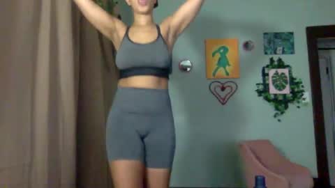 Snapshot of hunyybunz chatting on 01-07-25, 04:16 Goddess Hunyy online show from 01-07-25, 04:16