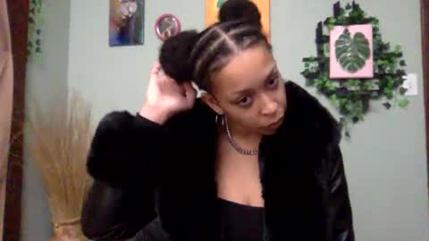 Snapshot of hunyybunz chatting on 02-20-25, 03:56 Goddess Hunyy online show from 02-20-25, 03:56