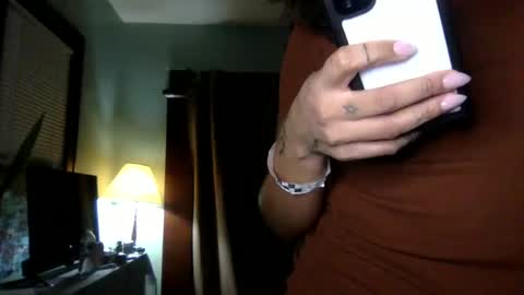 Snapshot of hunyybunz chatting on 03-01-25, 04:47 Goddess Hunyy online show from 03-01-25, 04:47