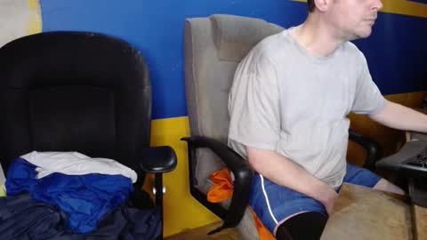 Huskyguy online show from 03-04-26, 04:29