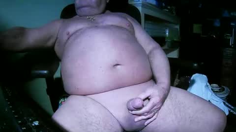 Snapshot of hwait121 chatting on 02-11-26, 05:51 hwait121 online show from 02-11-26, 05:51