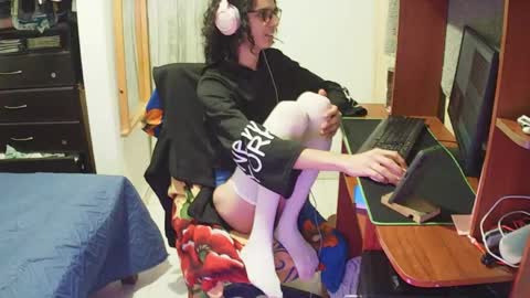 Snapshot of hxxyro1 chatting on 04-29-26, 03:54 hxxyro1 online show from 04-29-26, 03:54