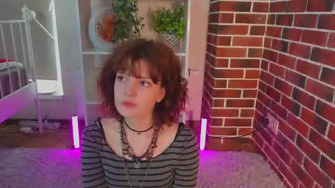 Snapshot of hyelorenson chatting on 06-15-26, 05:04 Mona online show from 06-15-26, 05:04