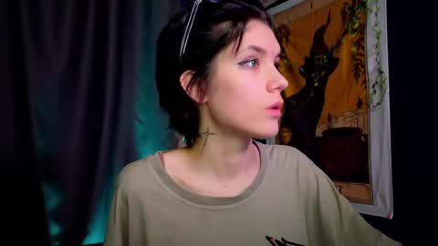 Snapshot of hyeon_jin chatting on 01-04-25, 11:17 Hyeon Jin online show from 01-04-25, 11:17